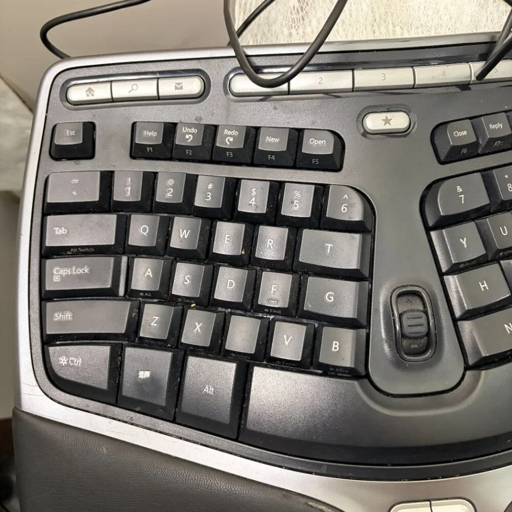 2018 Microsoft Natural Ergonomic Keyboard 4000 v1.0 AS-IS TESTED -Riser Included